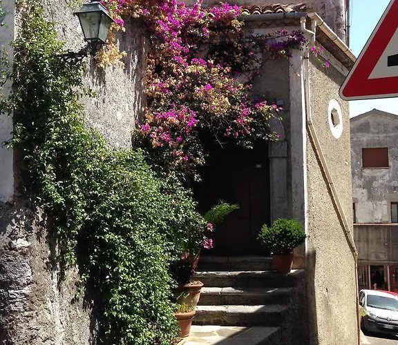 Alojamento de Acomodação e Pequeno-almoço Borgo Antico 3*